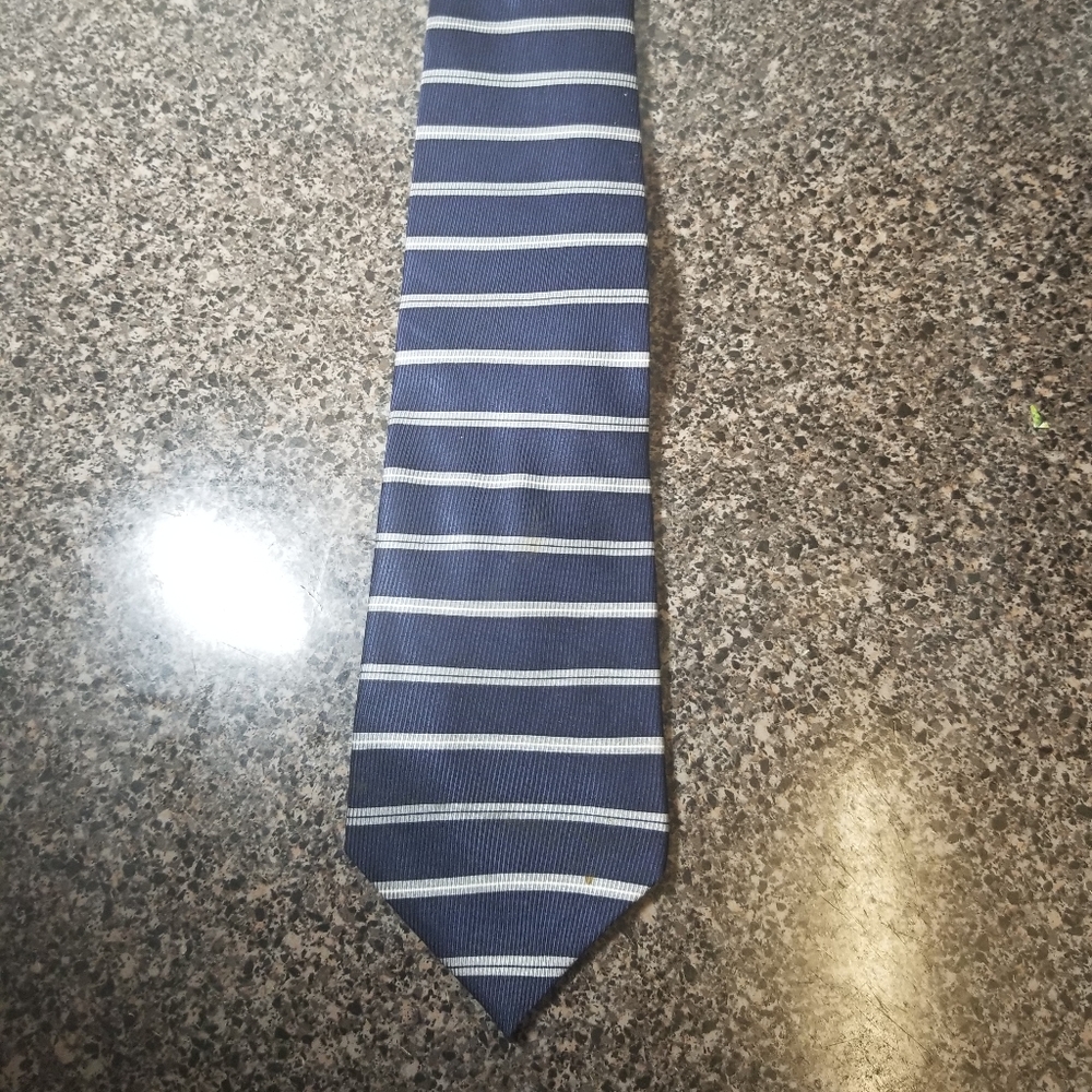 IZOD Tie Mens  GRAY BLUE WHITE Stripe Necktie 100% Silk Classic Dress vintage